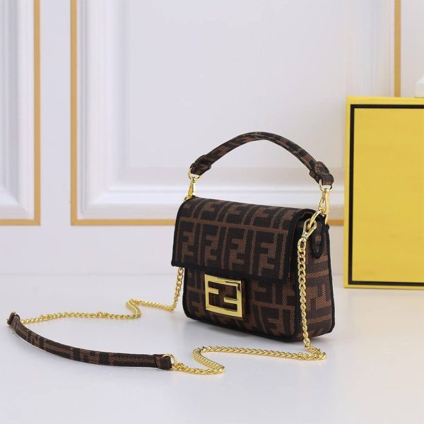 LUXUCYBAGSFendi