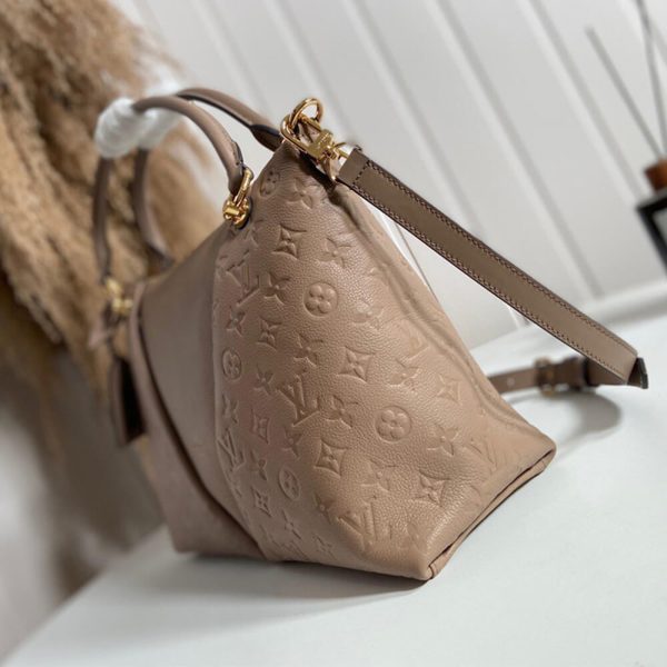 LUXUCYBAGSLouis Vuitton