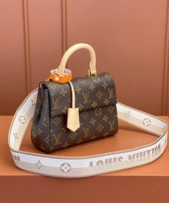 LUXUCYBAGSLouis Vuitton