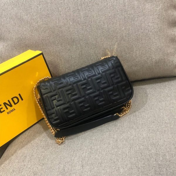 LUXUCYBAGSFendi