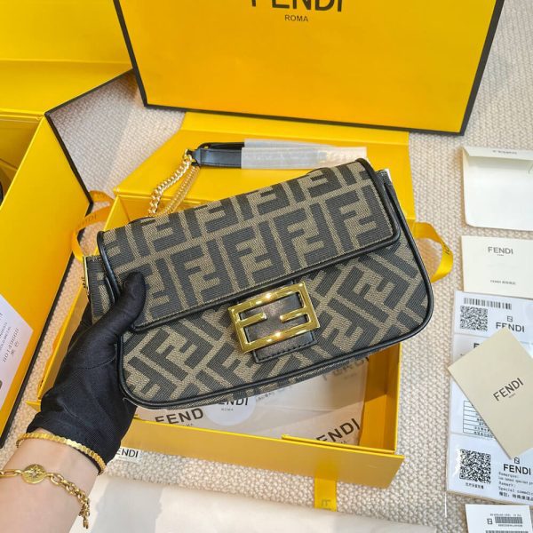LUXUCYBAGSFendi