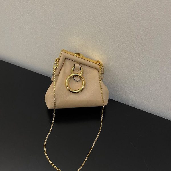 LUXUCYBAGSFendi