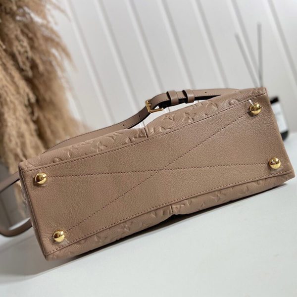 LUXUCYBAGSLouis Vuitton
