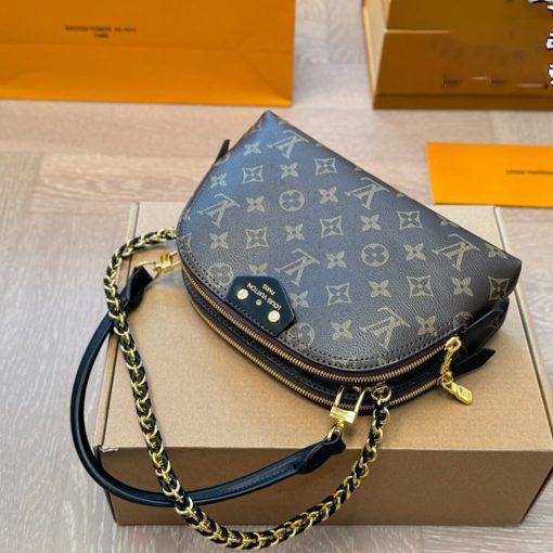 LUXUCYBAGSLouis Vuitton