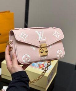 LUXUCYBAGSLouis Vuitton