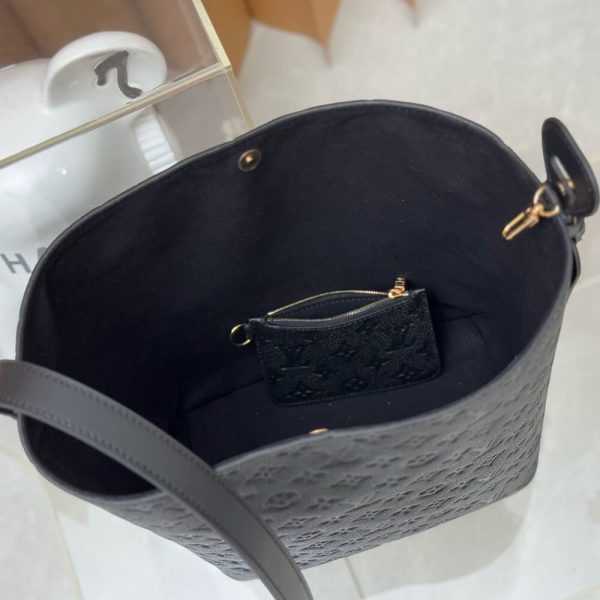 LUXUCYBAGSLouis Vuitton