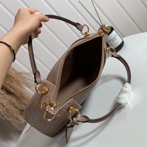 LUXUCYBAGSLouis Vuitton