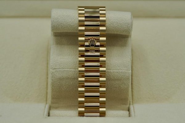 Superclone Rolex Day-Date 36 mm Carnelian Dial 128348RBR