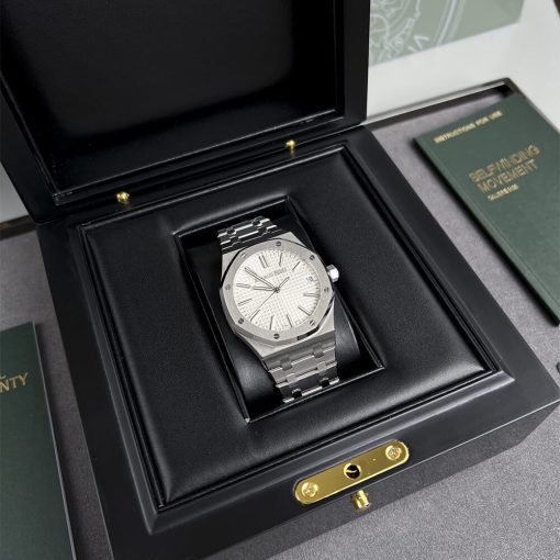 Audemars Piguet Royal Oak 15510ST - Image 2