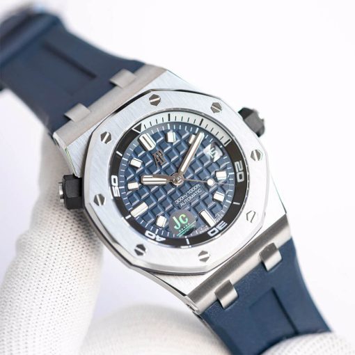 Audemars Piguet Royal Oak 15720 - Image 2