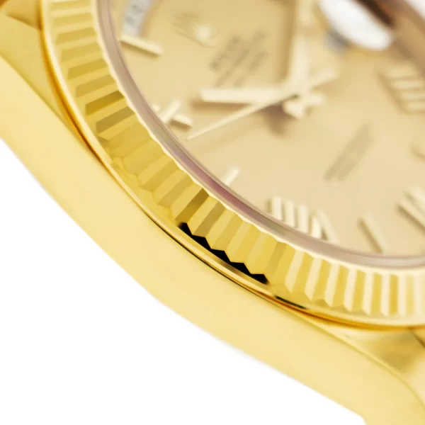 Superclone Rolex Day-Date 40 mm Roman Champagne Dial 228238