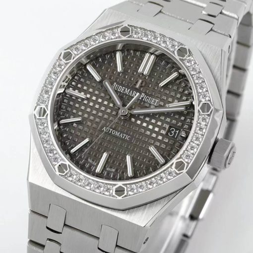 Audemars Piguet Royal Oak 15450 - Image 3