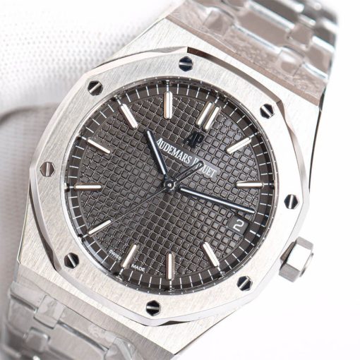 Audemars Piguet Royal Oak 15500 - Image 3